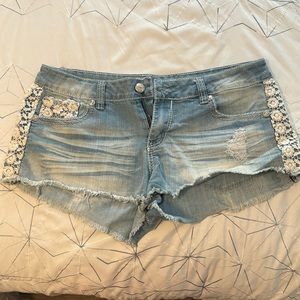 Stretchy Jean shorts! Super comfy !